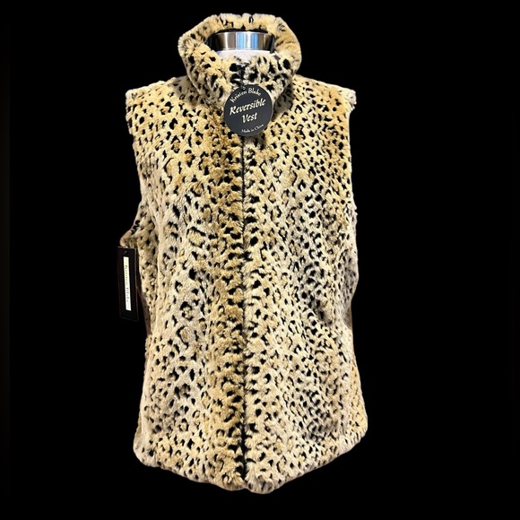 Kristen Blake Jackets & Blazers - NWT Kristen Blake reversible faux fur animal print vest